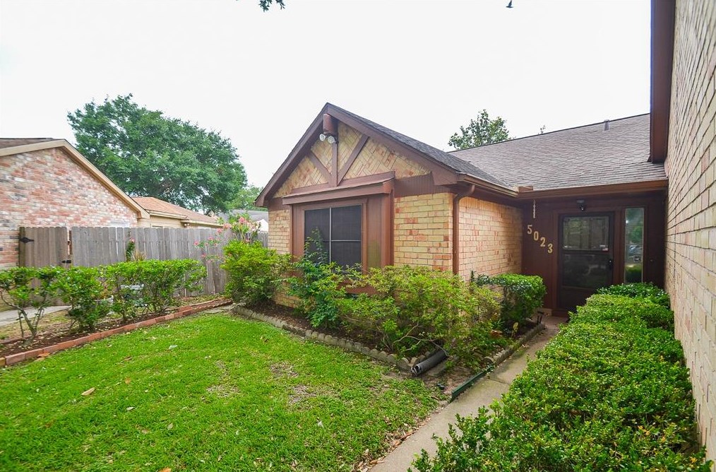 5023 Gleneagles Ct, Houston TX  77084-2603 exterior
