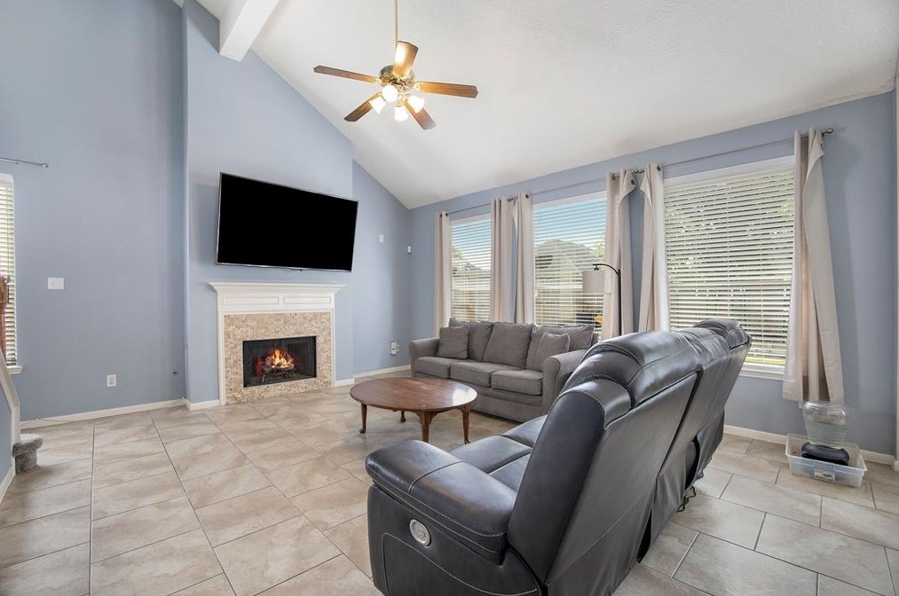 9731 Grn Vly Ln, Houston TX  77064-3834 exterior