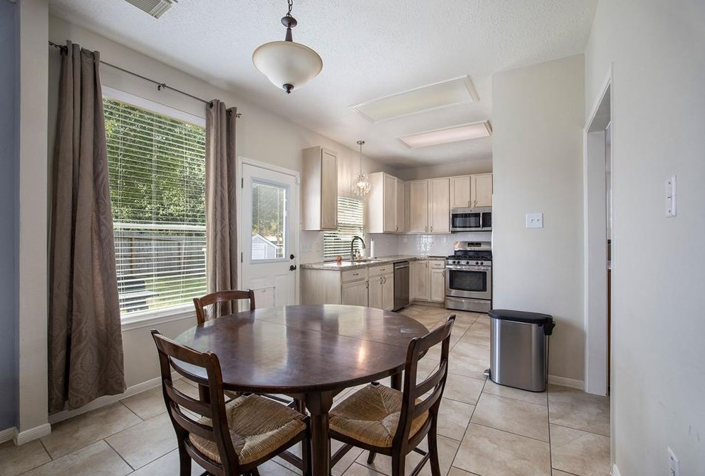 9731 Grn Vly Ln, Houston TX  77064-3834 exterior