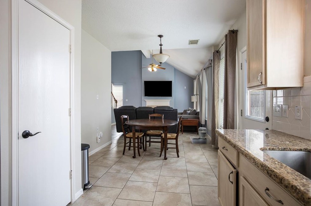 9731 Grn Vly Ln, Houston TX  77064-3834 exterior