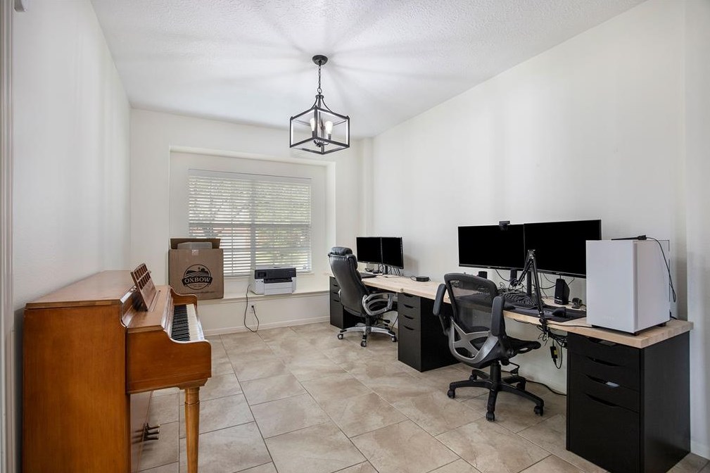 9731 Grn Vly Ln, Houston TX  77064-3834 exterior
