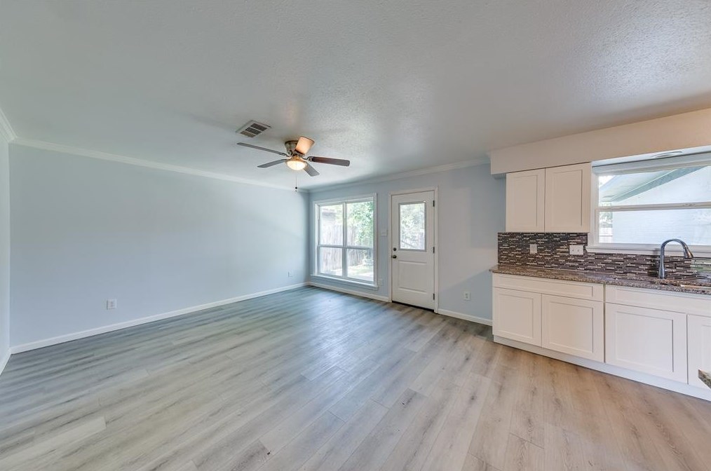9006 Indian Riv Dr, Houston TX  77088-3712 exterior
