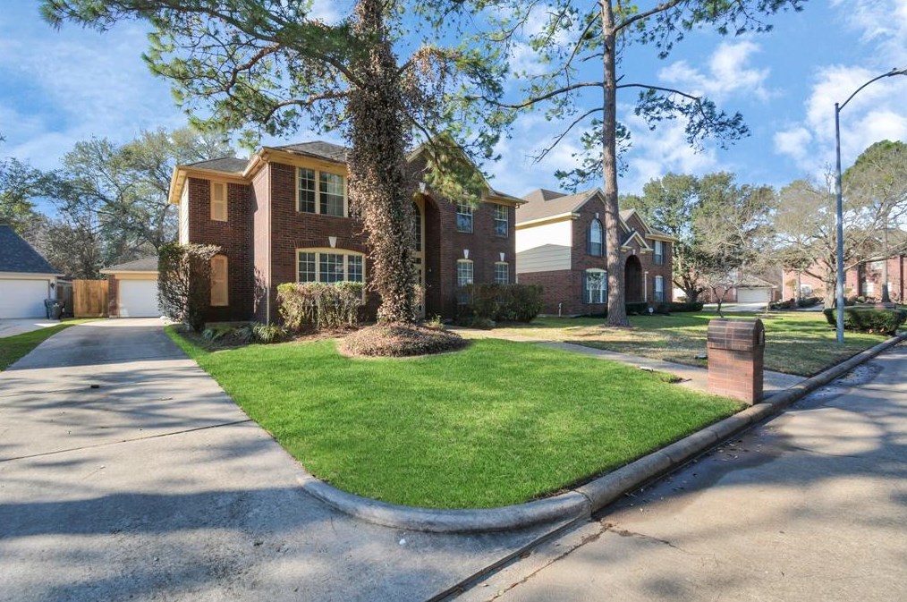 4251 Meadowchase Ln, Houston TX  77014-1706 exterior