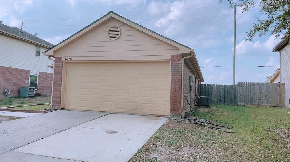 6428 Duckett Park Dr, Houston TX  77086-2829 exterior