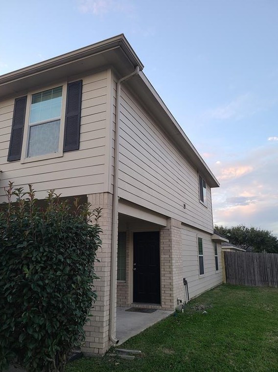 1039 Doubletree Glen Dr, Houston TX  77073-5673 exterior