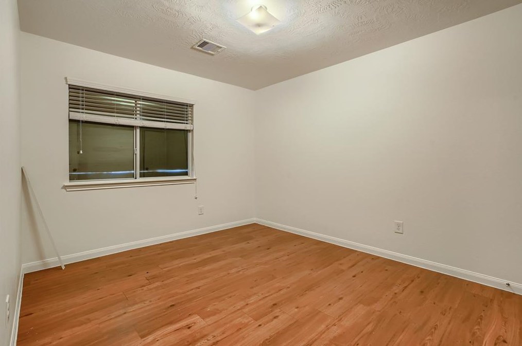 1039 Doubletree Gln Dr, Houston TX  77073-5673 exterior