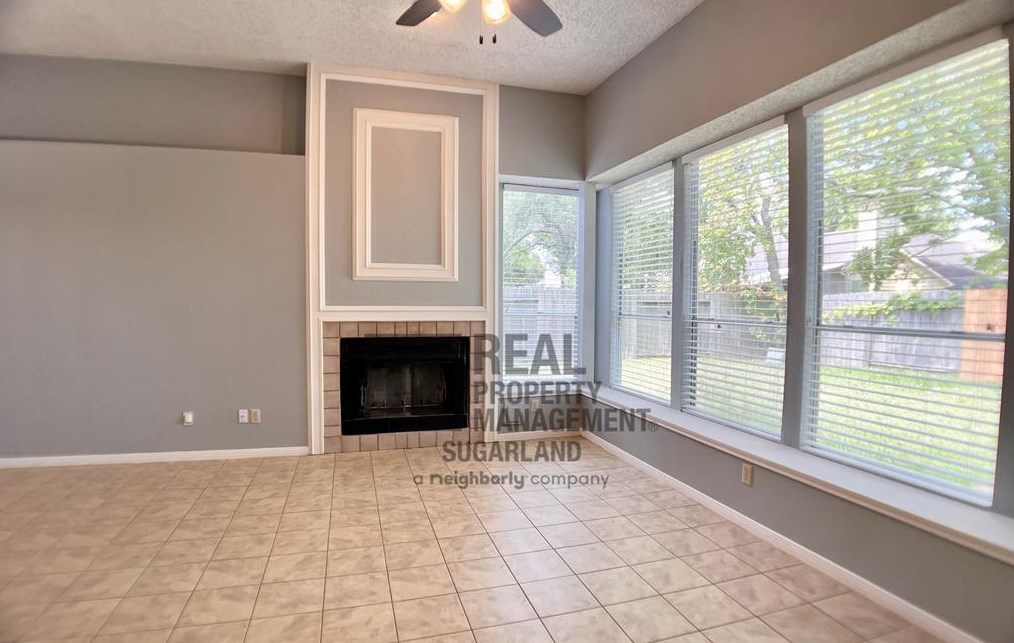 4639 Sunshine Dr, Sugar Land TX  77479-2059 exterior