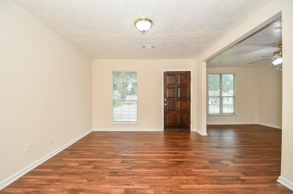 9438 Fairland Dr, Houston TX  77051-3119 exterior