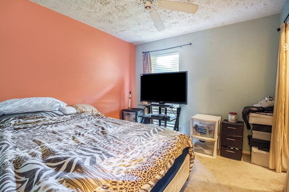 419 Capehill, Houston TX  77598-2611 exterior