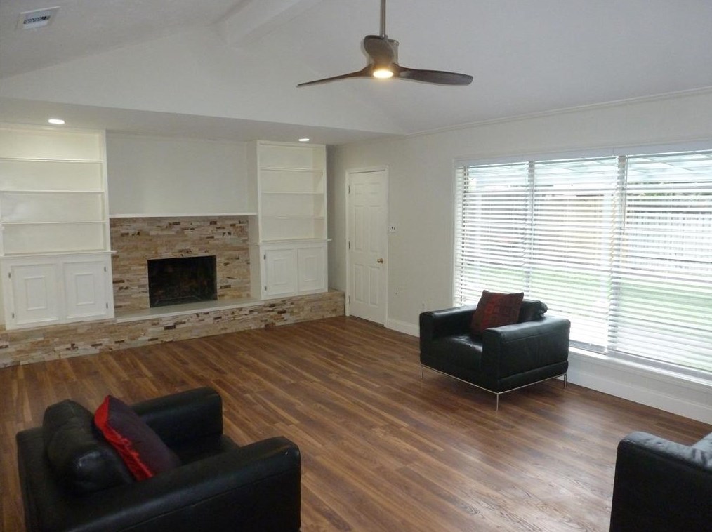 13714 Ella Lee Ln, Houston TX  77077-5407 exterior