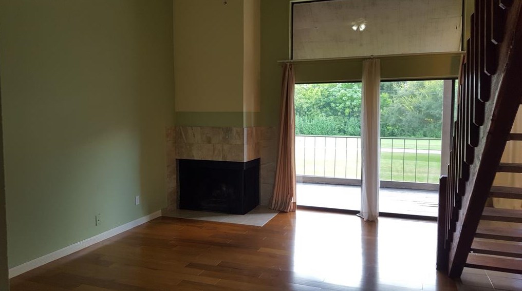 8483 Sands Point Dr, Houston TX  77036-2771 exterior