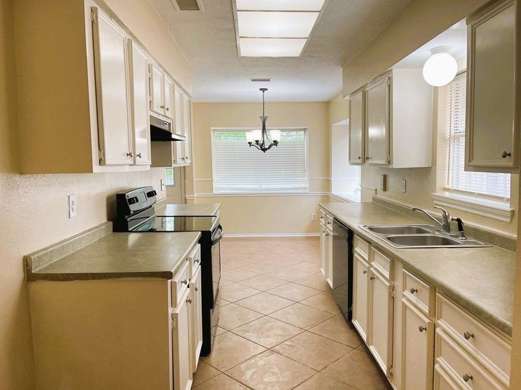 5615 Lynngate Dr, Spring TX  77373-8702 exterior