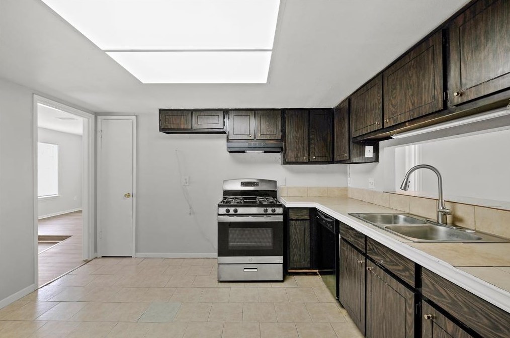 7606 Riptide Dr, Houston TX  77072-3335 exterior