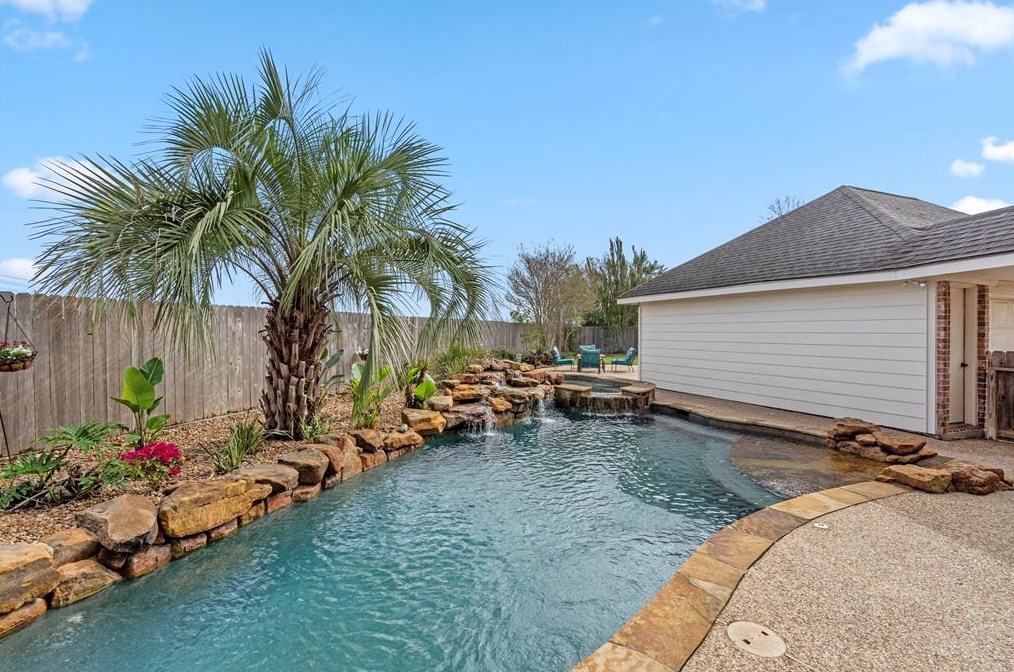 3503 Almond Crk Dr, Houston TX  77059-2819 exterior