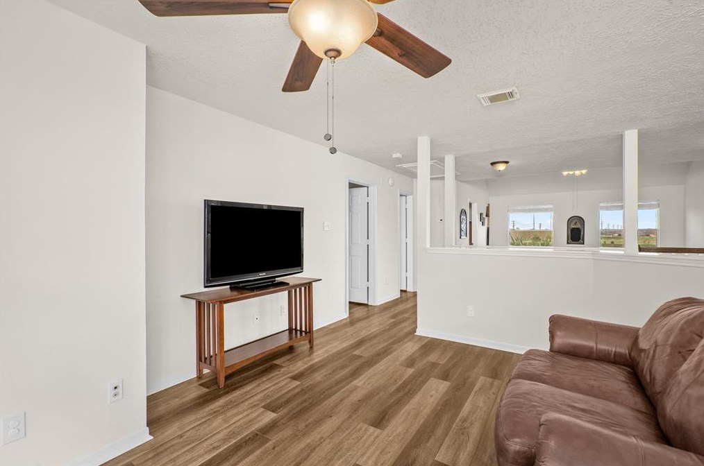 3503 Almond Crk Dr, Houston TX  77059-2819 exterior