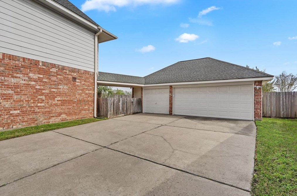 3503 Almond Crk Dr, Houston TX  77059-2819 exterior