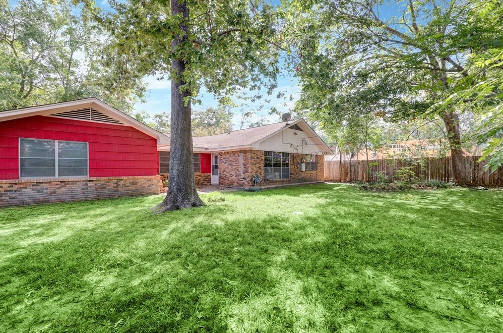 8830 Burkhart Rd, Houston TX 77055-6614 exterior