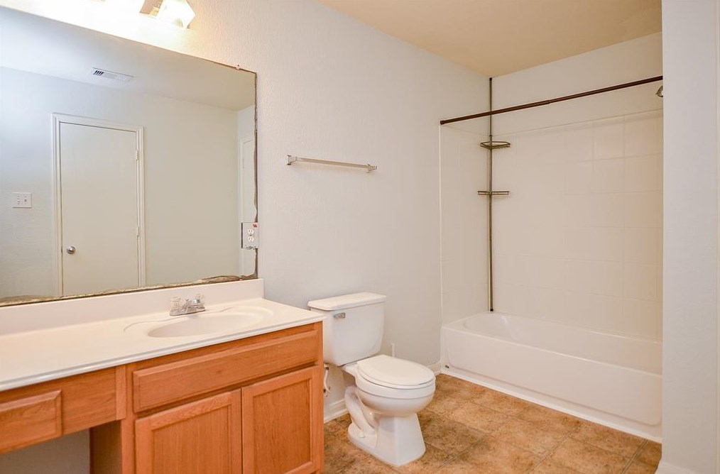 13139 Lawsons Crk Ln, Houston TX  77072-0119 exterior