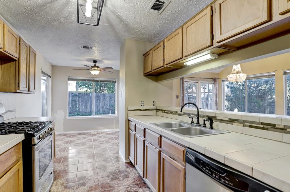 10514 Prospect Hl Dr, Houston TX  77064-5418 exterior