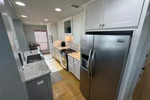 2836 Gulf View Ln, Crystal Beach, TX 77650 - Photo 21