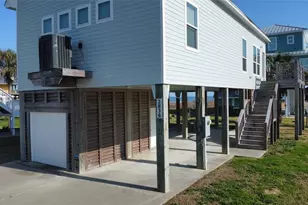 2836 Gulf View Ln, Crystal Beach, TX 77650 - Photo 3