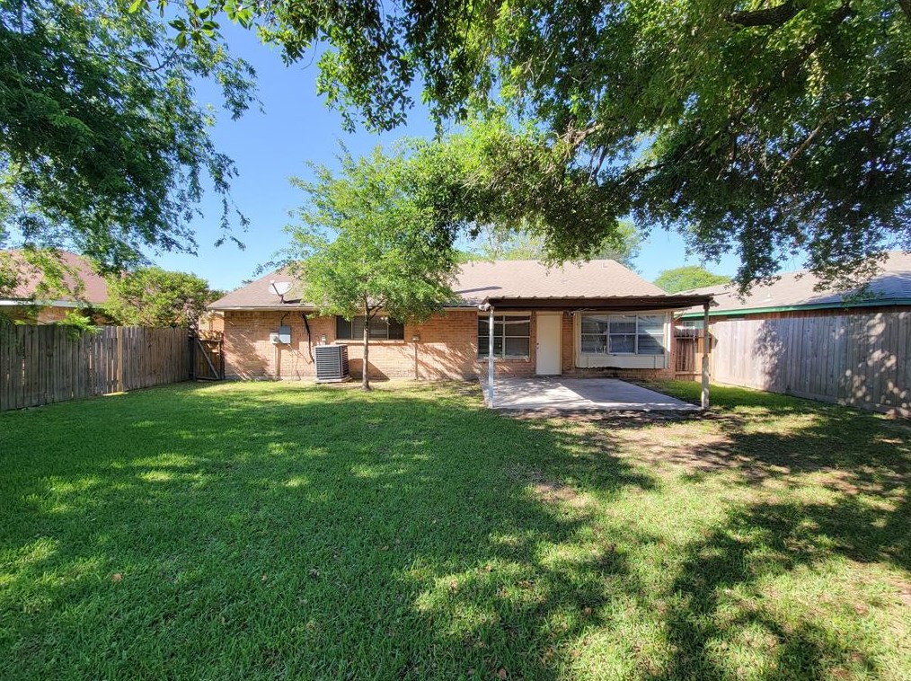 7850 Birchbark Dr, Humble TX 77338-1836 exterior