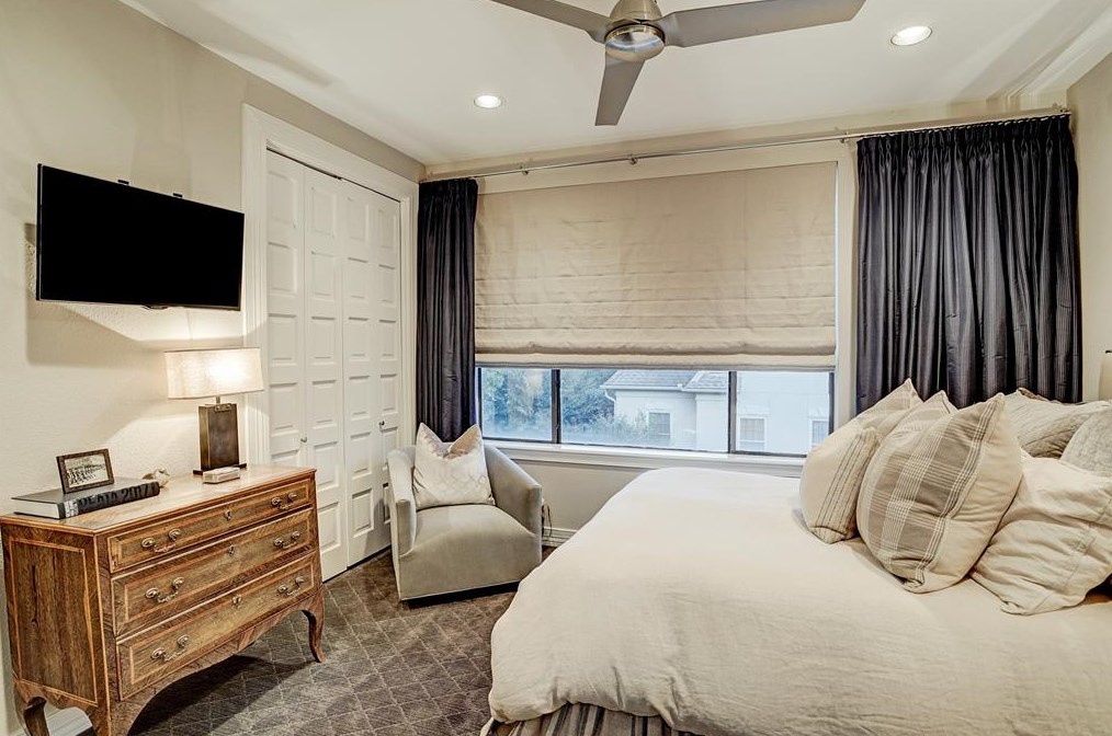 5638 San Felipe St, Houston TX  77057-1938 exterior