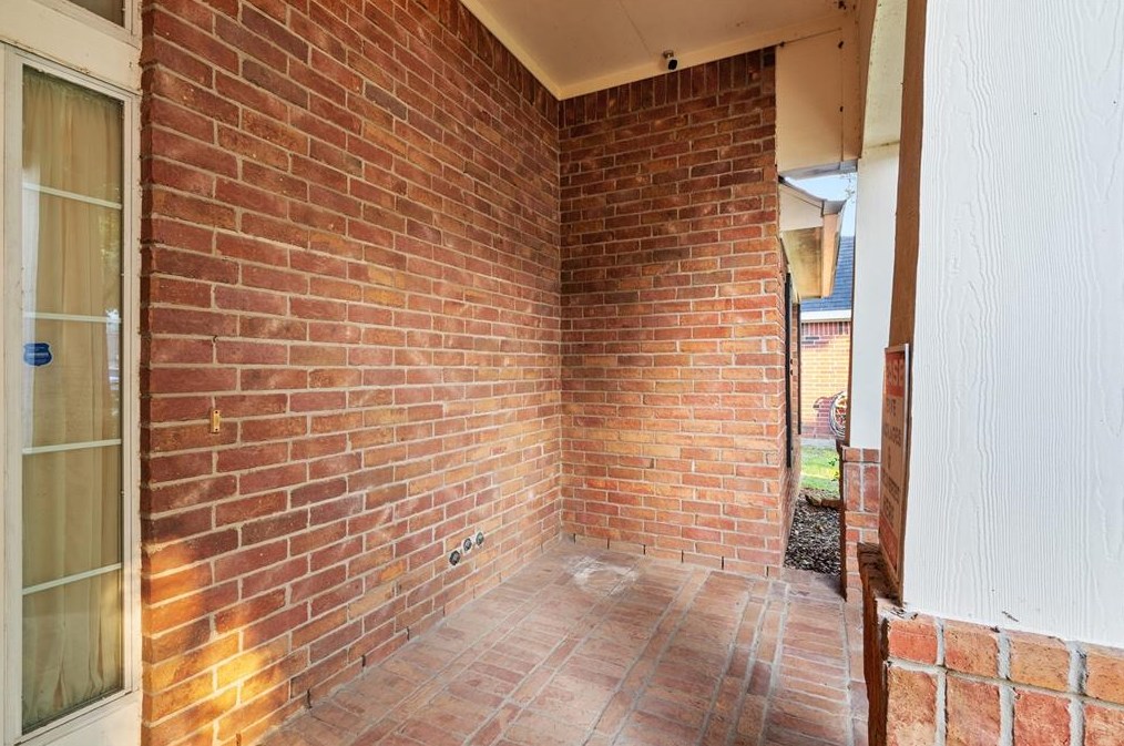 5211 Silver Oak Dr, Pasadena TX  77505-3077 exterior