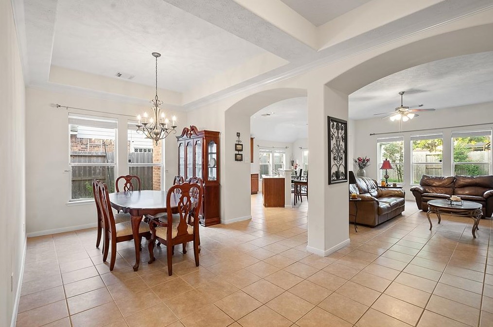 5211 Silver Oak Dr, Pasadena TX 77505-3075 exterior