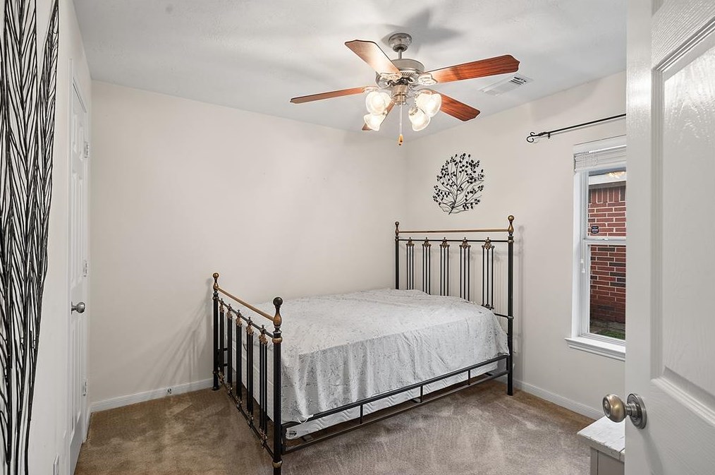 5211 Silver Oak Dr, Pasadena TX 77505-3075 exterior