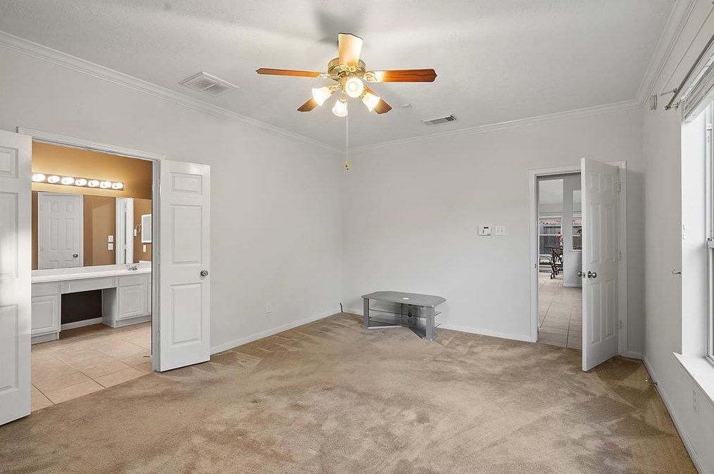 5211 Silver Oak Dr, Pasadena TX 77505-3075 exterior