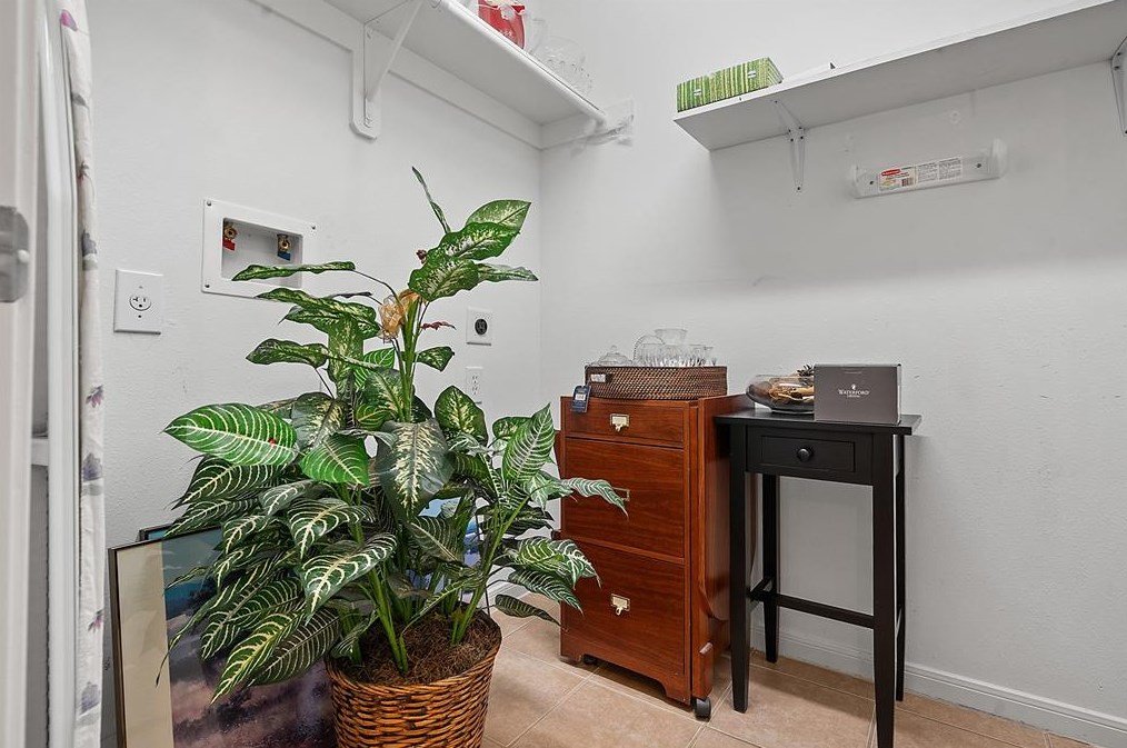 5211 Silver Oak Dr, Pasadena TX 77505-3075 exterior