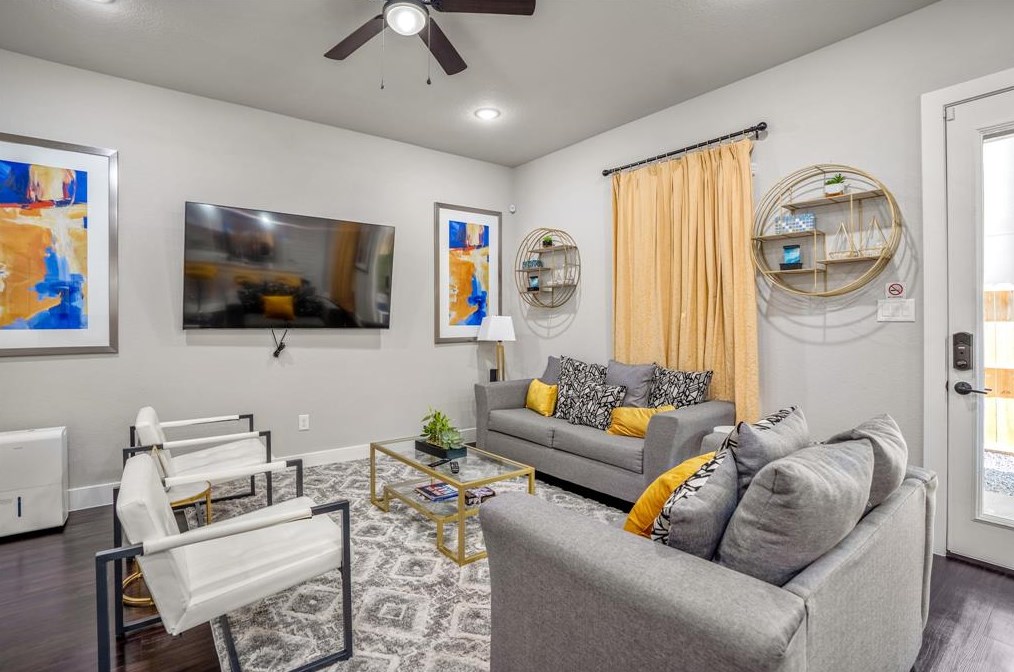 4830 Firnat, Houston TX  77016-5224 exterior