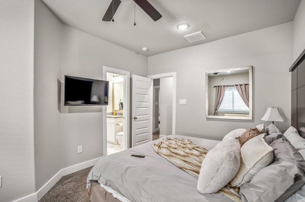 4830 Firnat, Houston TX  77016-5224 exterior