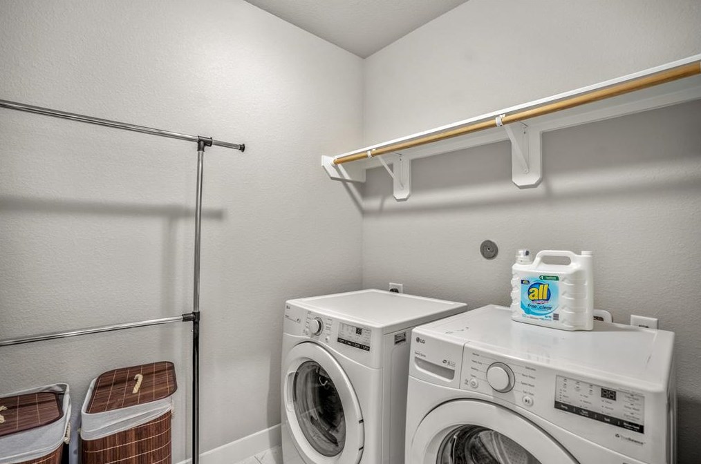 4830 Firnat, Houston TX  77016-5224 exterior