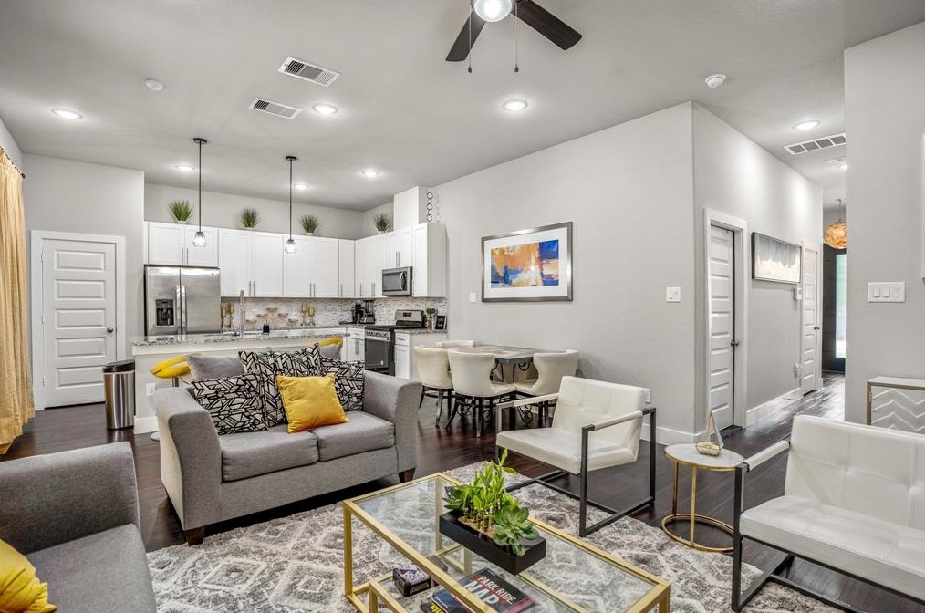 4830 Firnat, Houston TX  77016-5224 exterior