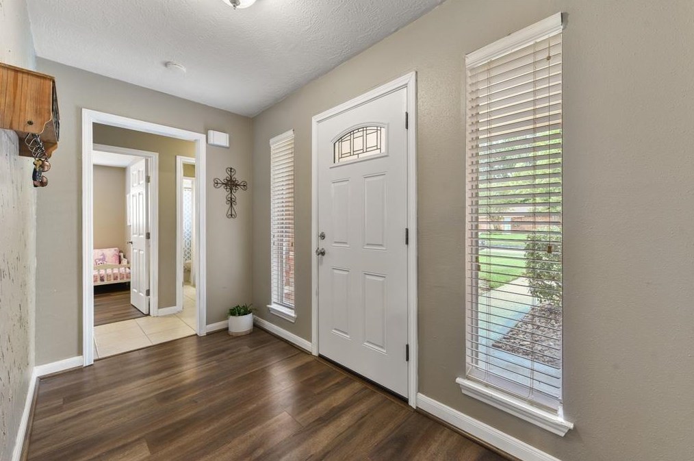 5723 Woodmancote Dr, Humble TX  77346-2601 exterior