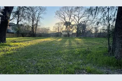 6413 T C Jester Boulevard, Houston, TX 77091 - Photo 1