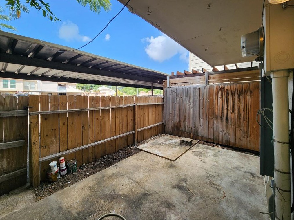 7716 Challie Ln, Houston TX 77088-4215 exterior