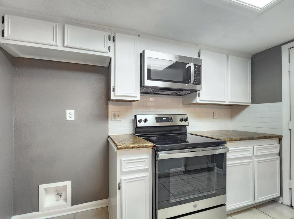 7716 Challie Ln, Houston TX 77088-4215 exterior