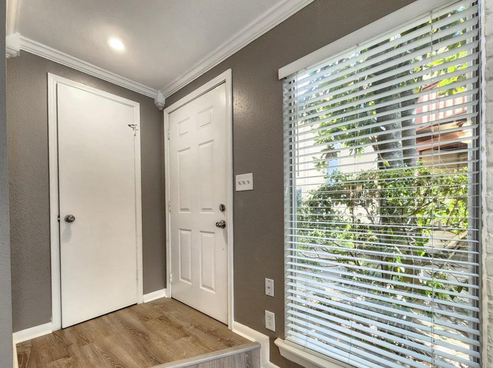 7716 Challie Ln, Houston TX 77088-4215 exterior