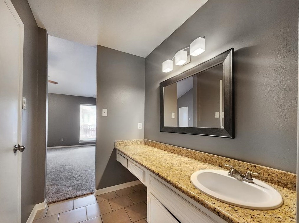 7716 Challie Ln, Houston TX 77088-4215 exterior