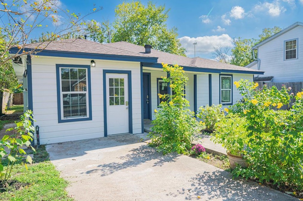 5718 Cherry St, Houston TX  77026-2408 exterior