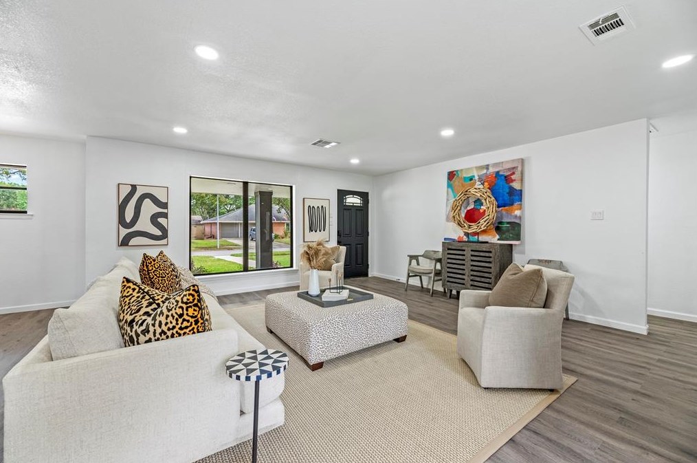 10710 Oasis Dr, Houston TX  77096-5030 exterior