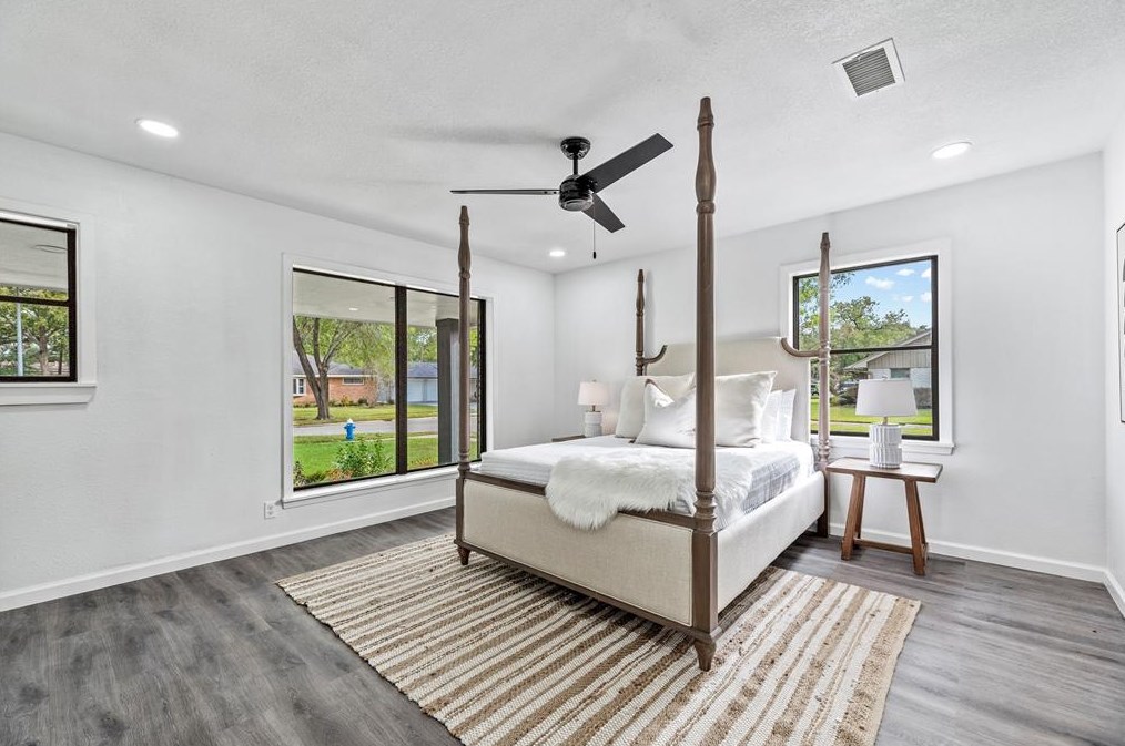 10710 Oasis Dr, Houston TX  77096-5030 exterior