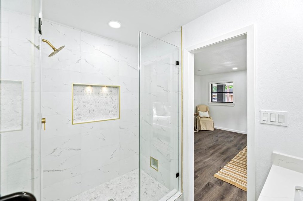 10710 Oasis Dr, Houston TX  77096-5030 exterior