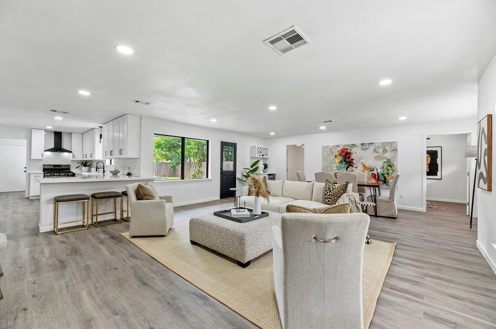 10710 Oasis Dr, Houston TX  77096-5030 exterior