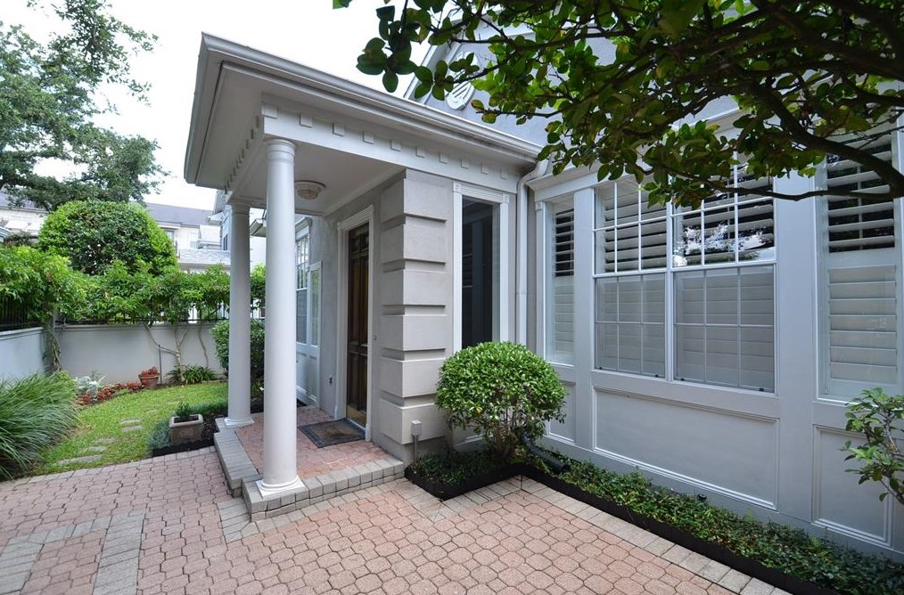 2301 Steel St, Houston TX  77098-5609 exterior