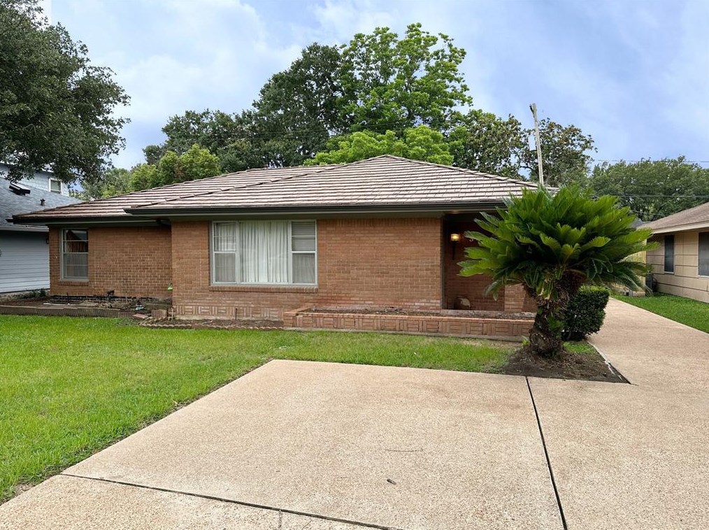 3431 Gannett St, Houston TX  77025-3711 exterior