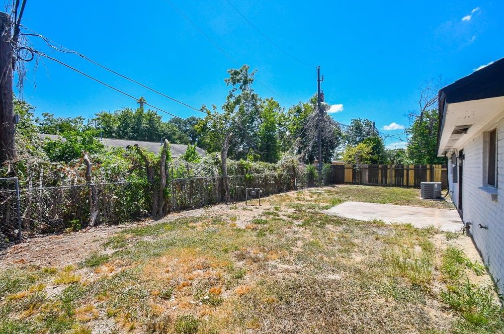 4134 Brookston St, Houston TX  77045-3226 exterior